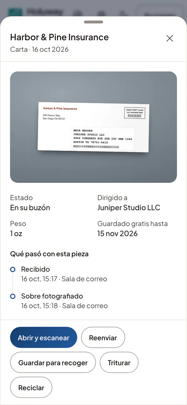 Una pieza de correo con la foto del sobre y las acciones: reenviar, guardar para recoger, triturar, reciclar